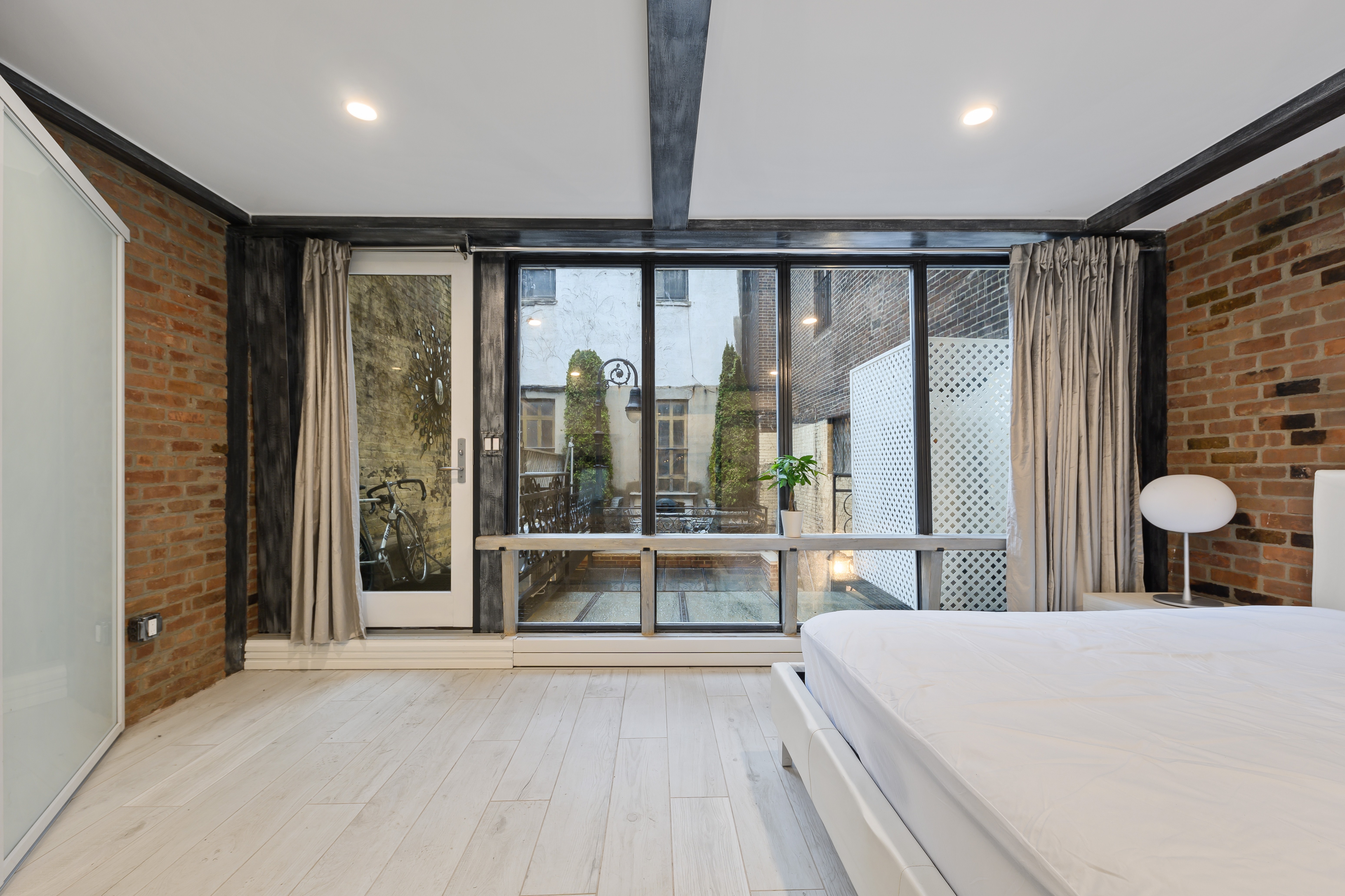 35 Perry Street, Unit GRDNDPLX Manhattan, NY 10014 - Photo 12 of 14