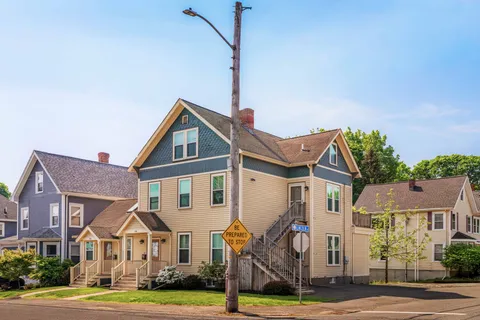 Contact Agent | Maple Street, Stoneham, MA 02180