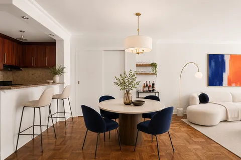 $1,075,000 | 39 Gramercy Park North, Unit 5F | Gramercy