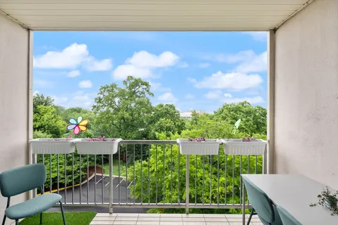 $297,000 | 4977 Battery Lane, Unit 1711, Bethesda, MD 20814