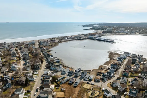 $725,000 | 7 Moreland Avenue, Hull, MA 02045