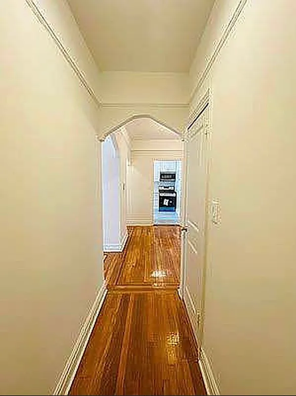 625 Caton Avenue, Unit 4E Brooklyn, NY 11218 - Photo 5 of 12 a picture of stairs