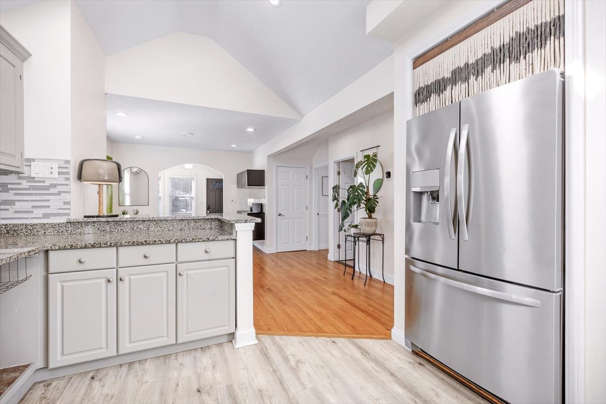 76 Fuller Road Weymouth, MA 02191 - Photo 8 of 26