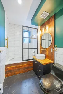 $695,000 | 25-25 Newtown Avenue, Unit 4B | Astoria