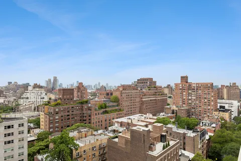 $995,000 | 105 West 13th Street, Unit 16F | West Village