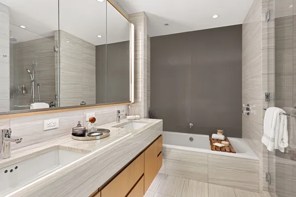 $6,695,000 | 50 West Street, Unit 37C | Financial District