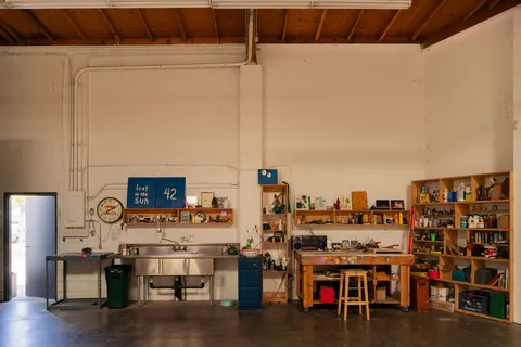 $1,995,000 | 2860 Glenview Avenue, Los Angeles, CA 90039