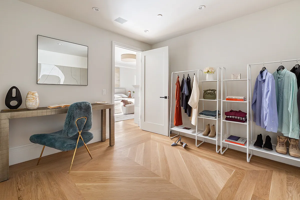 537 Pacific Street Brooklyn, NY 11217 - Photo 18 of 25 a view of a room with gym equipment