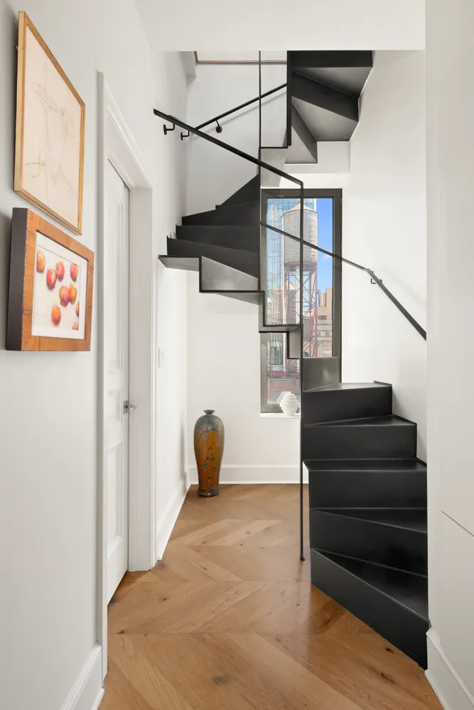 $2,295,000 | 21 East 22nd Street, Unit PH12F | Flatiron