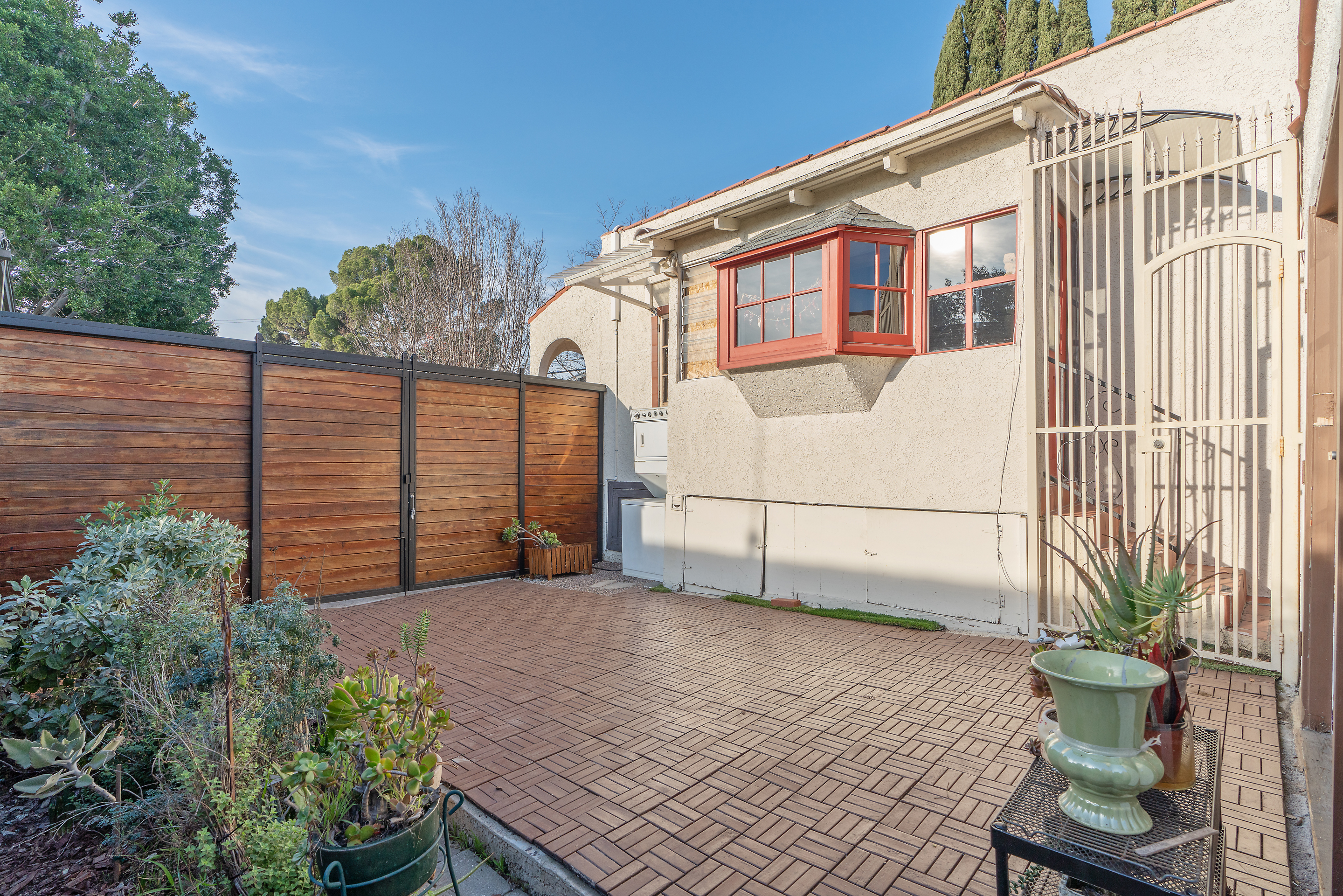1924 Cerro Gordo Street Los Angeles, CA 90026 - Photo 33 of 52