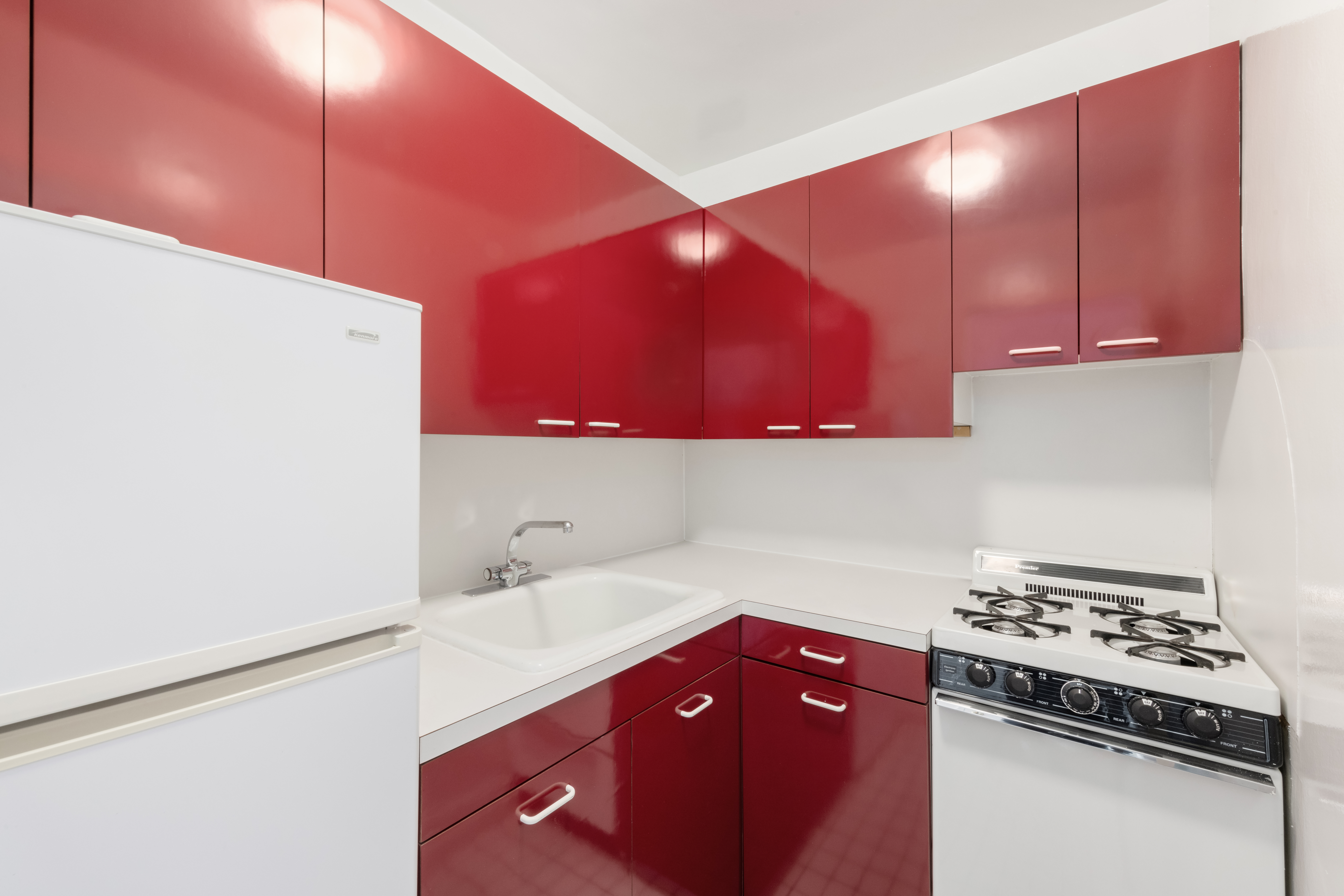 175 West 12th Street, Unit 9K Manhattan, NY 10011 - Photo 6 of 11