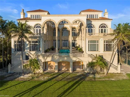 $24,000,000 | 7613 Bay Colony Drive, Naples, FL 34108