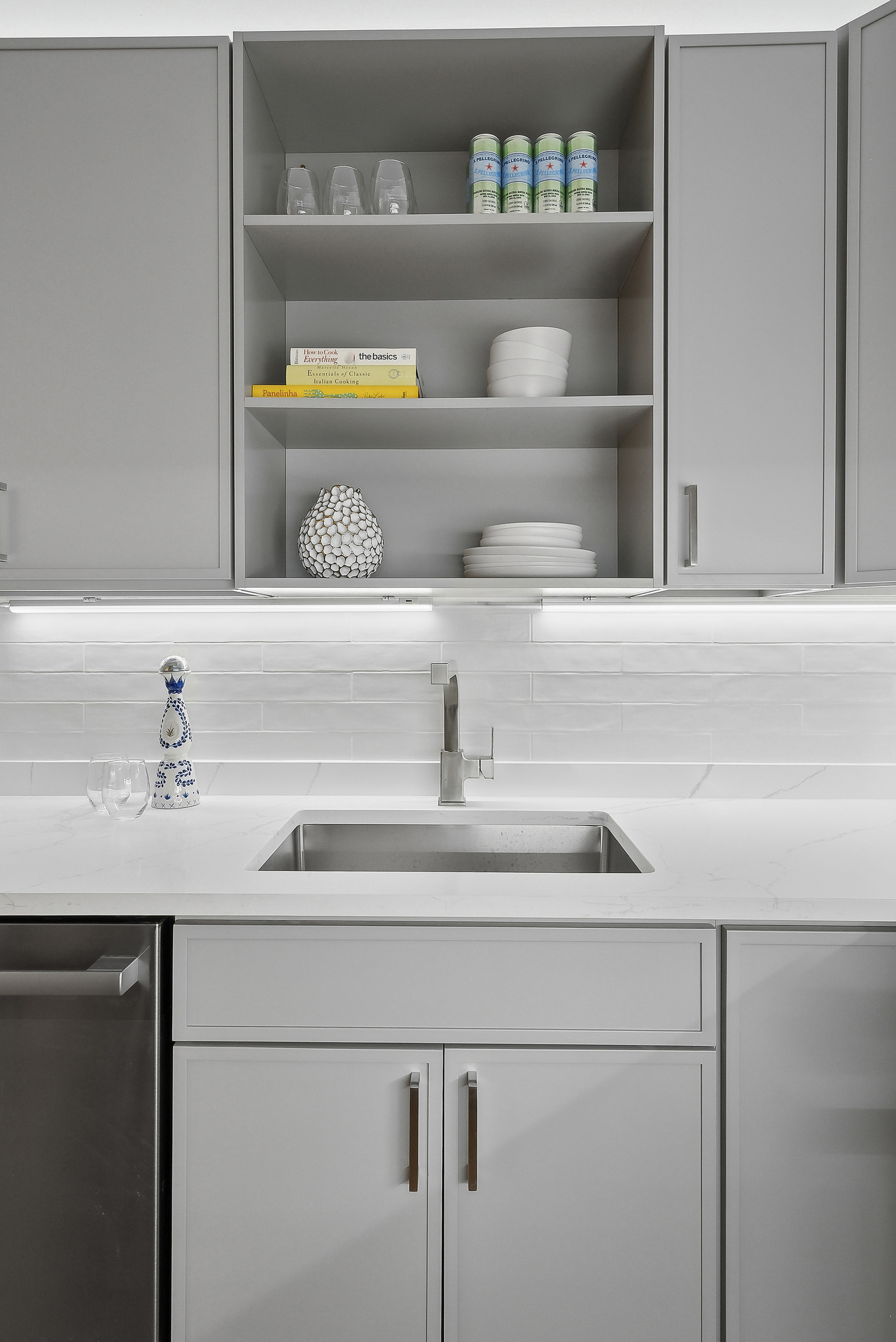 32 East 76th Street, Unit 805 Manhattan, NY 10021 - Photo 13 of 15 a close view of tap