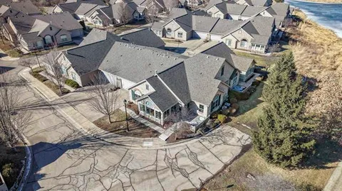 $525,000 | 10 Pond View Way, Fitchburg, WI 53711