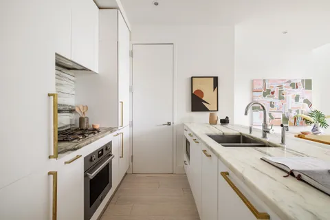 $1,295,000 | 338 Berry Street, Unit 2E | Williamsburg