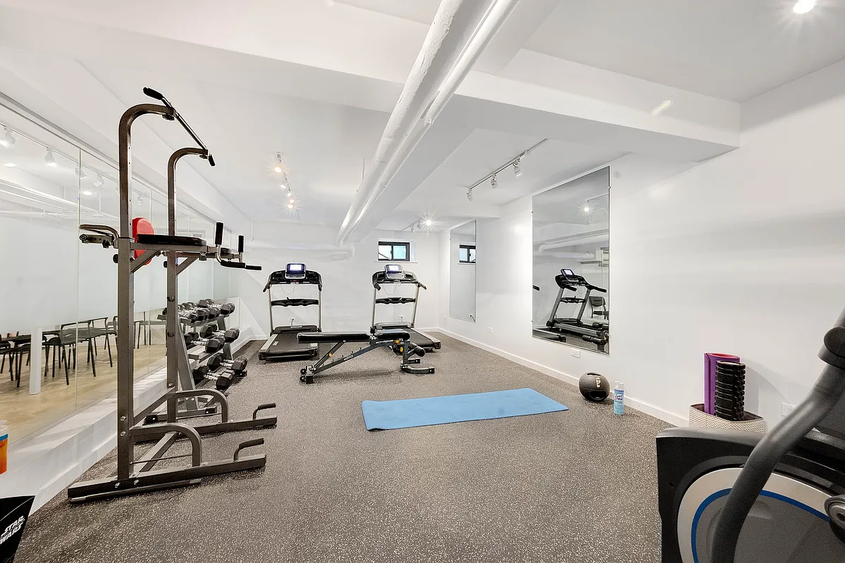 385 Argyle Road, Unit 4E Brooklyn, NY 11218 - Photo 10 of 14