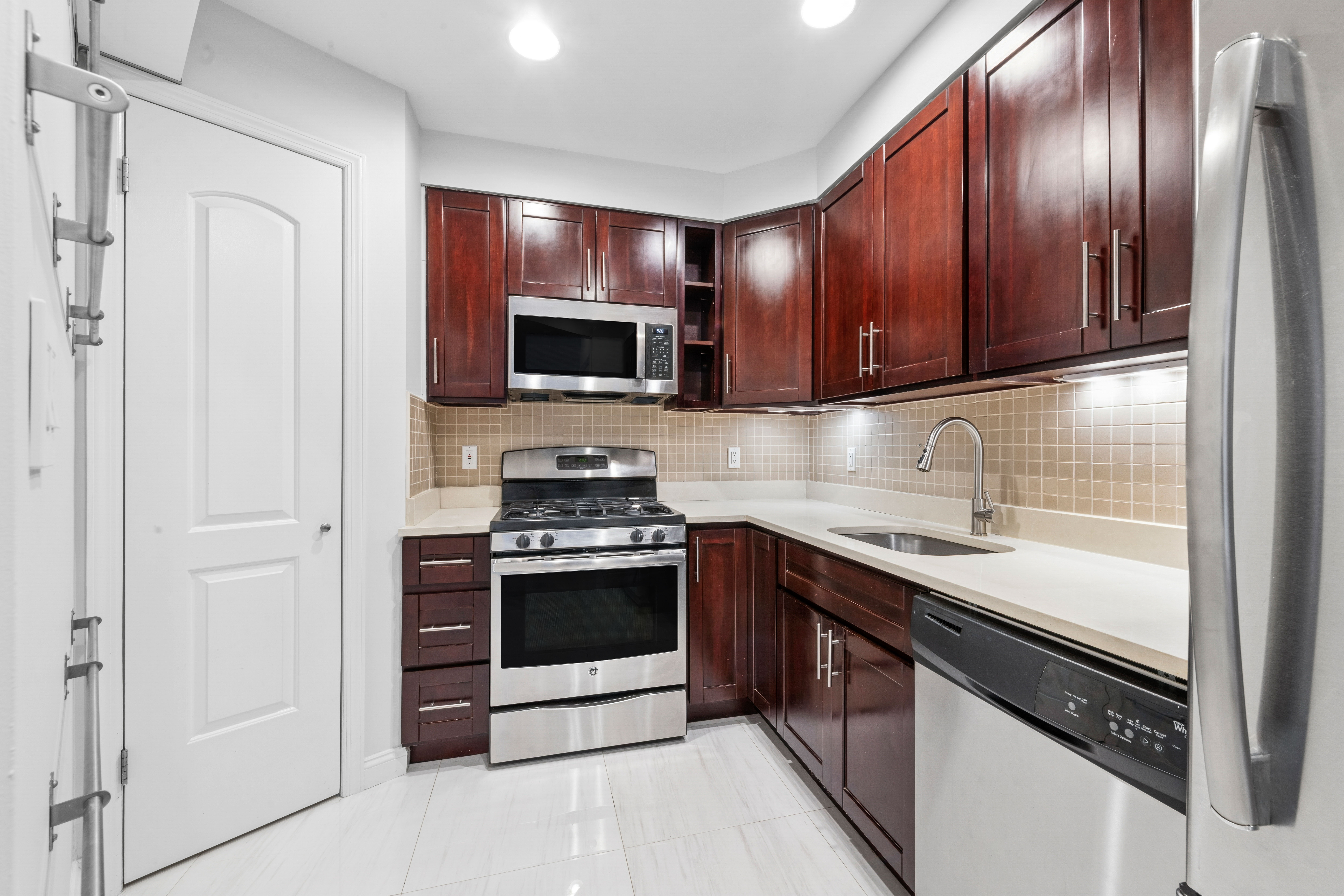 456 West 167th Street, Unit 1C Manhattan, NY 10032 - Photo 3 of 10