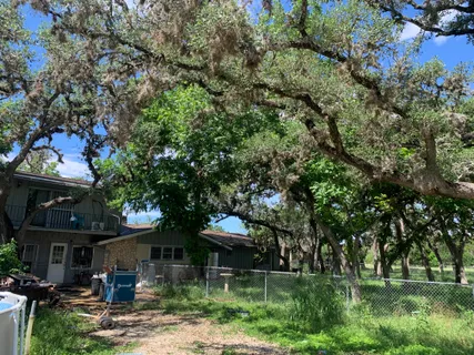 $990,000 | 14156 State Highway 16 South, Pipe Creek, TX 78063