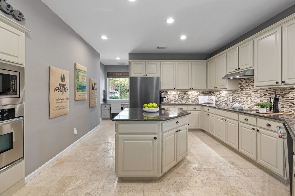 12424 Fairfax Ridge Place Austin, TX 78738 - Photo 12 of 40