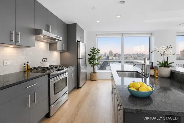 $1,499,000 | 440 Kent Avenue, Unit 18E | Williamsburg