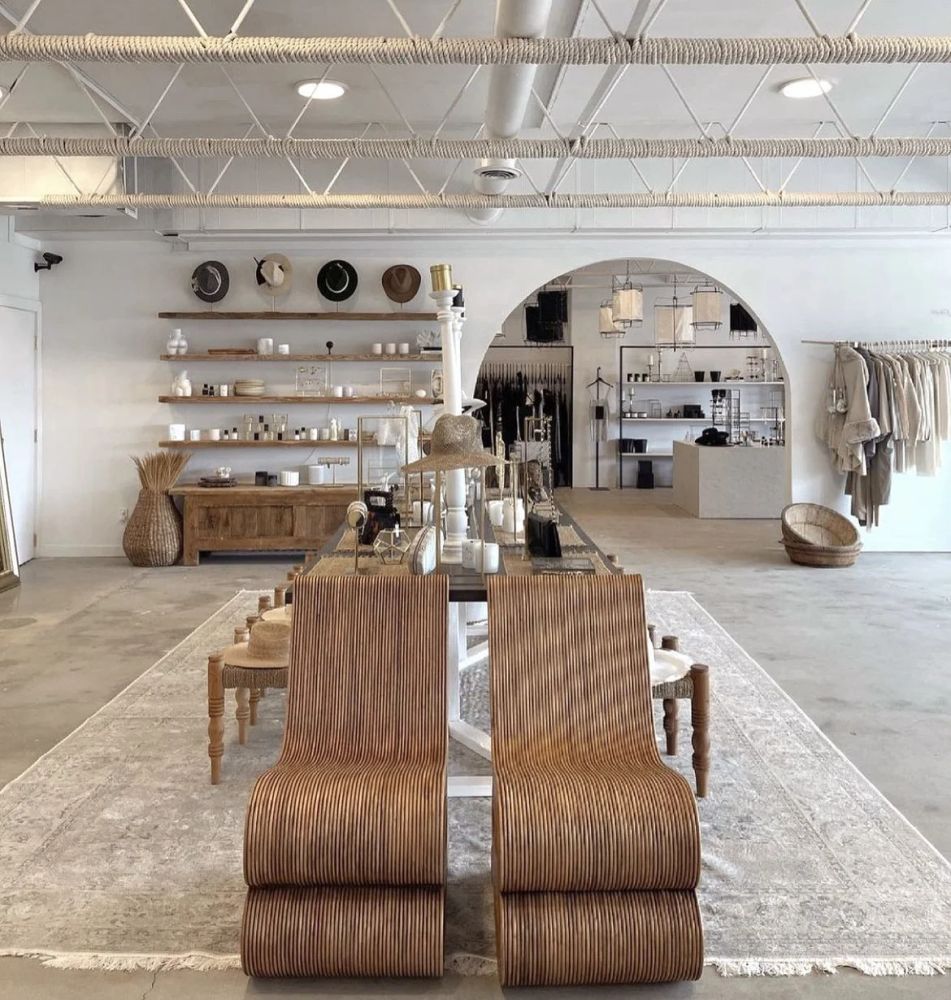 a picture of a table and a clock on the wall