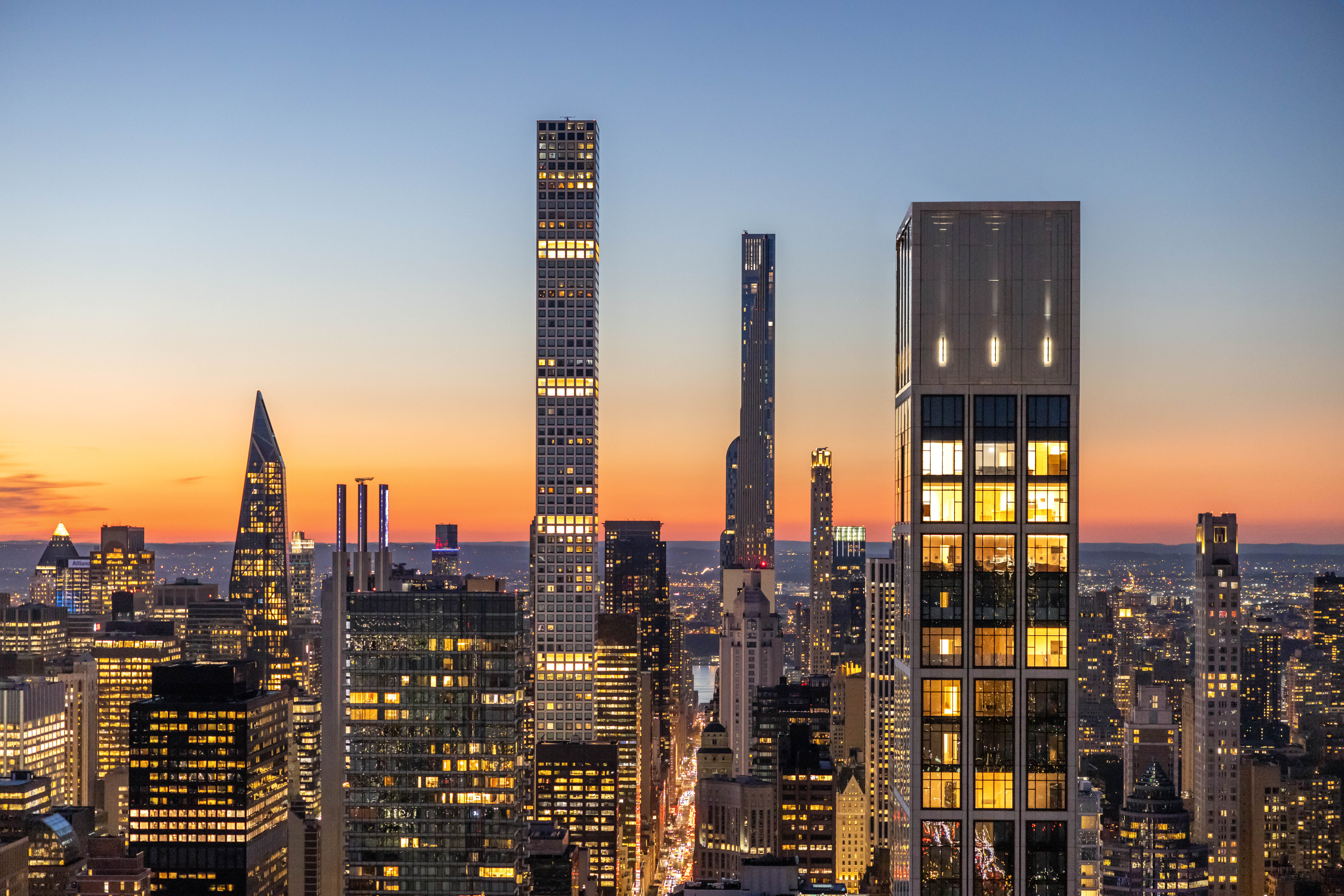 430 East 58th Street, Unit PH72 Manhattan, NY 10022 - Photo 24 of 26 a city view with tall buildings