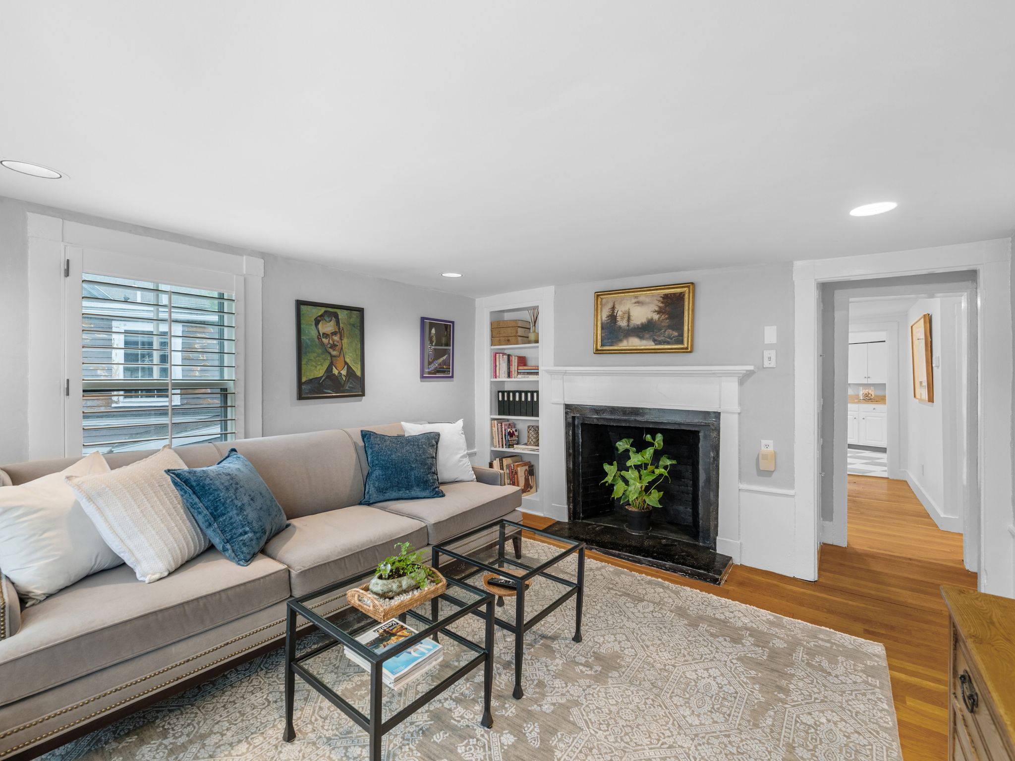 12 Darling Street, Unit 2 Marblehead, MA 01945 - Photo 5 of 31