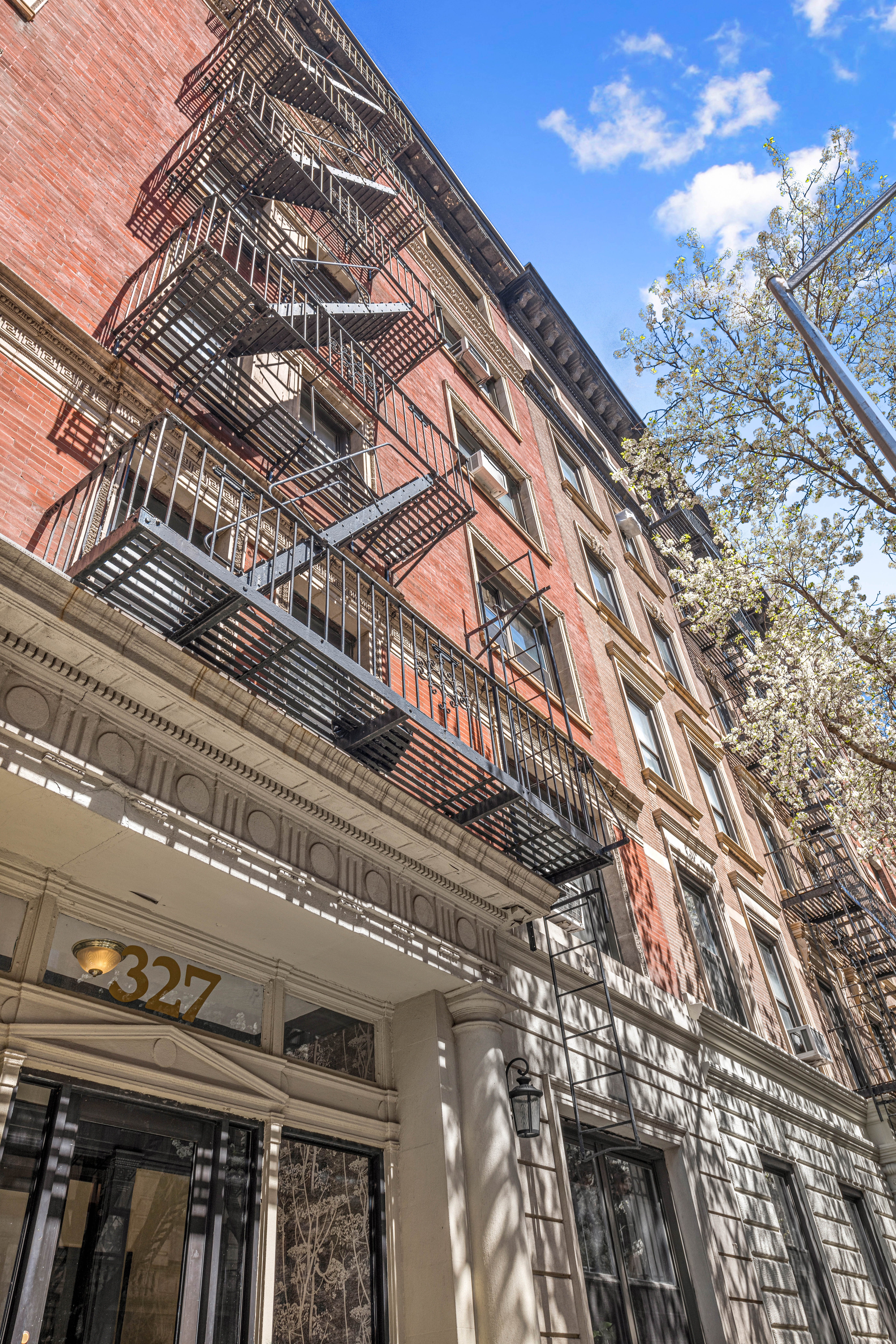 327 West 83rd Street, Unit 1A Manhattan, NY 10024 - Photo 6 of 7