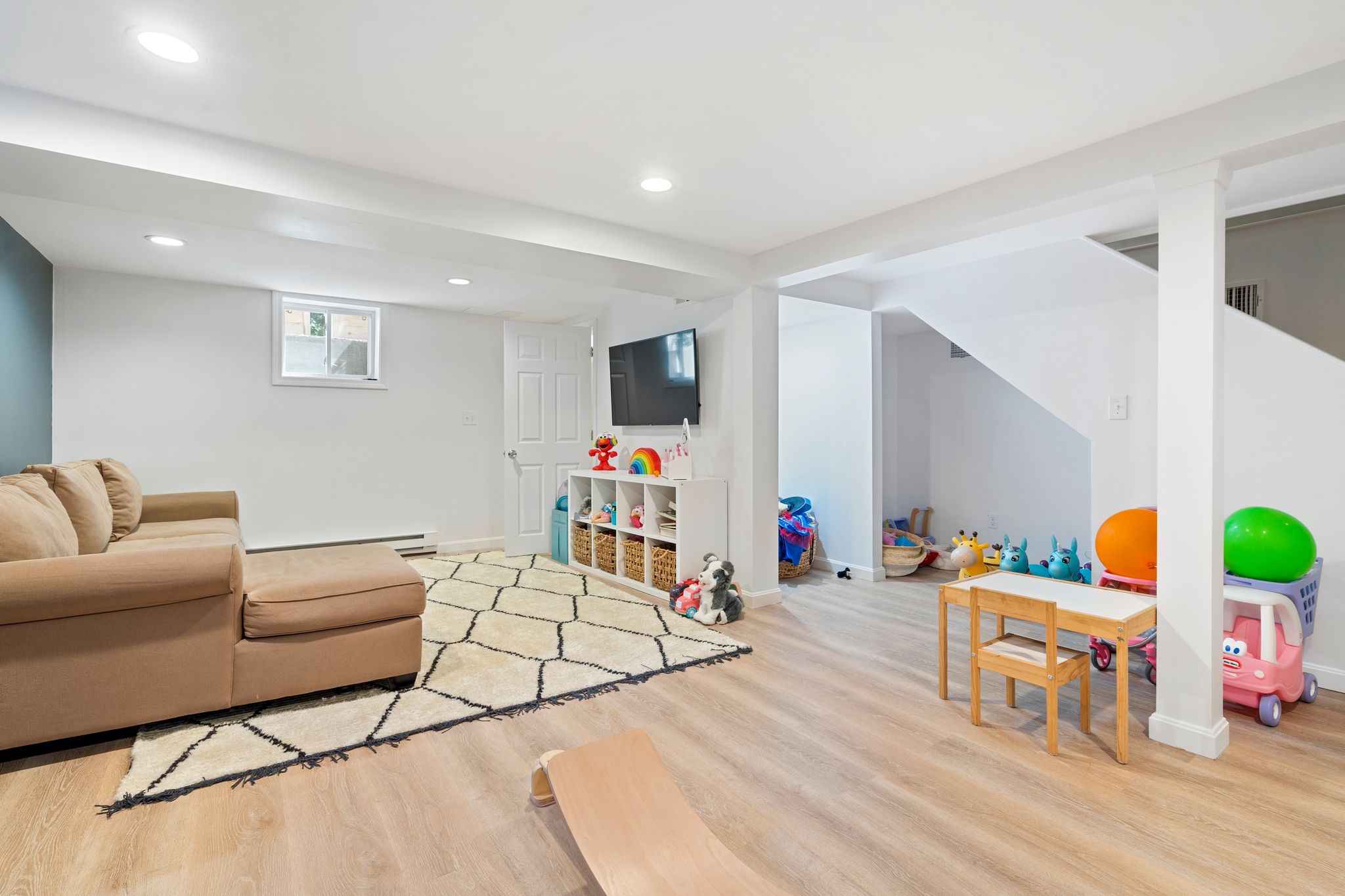 8 Andrews Road Milton, MA 02186 - Photo 11 of 50
