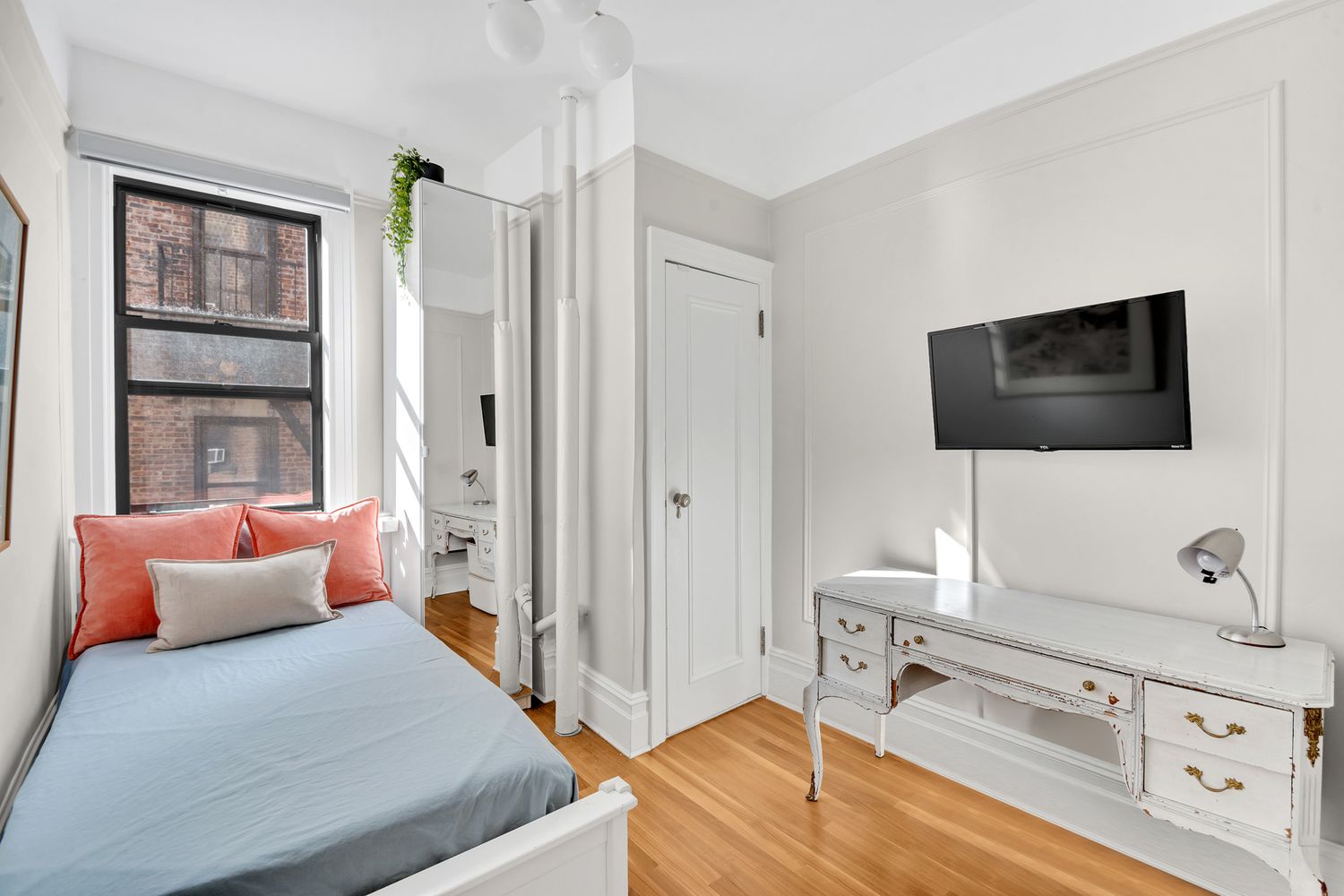 $815,000 | 447 Fort Washington Avenue, Unit 44 | Hudson Heights