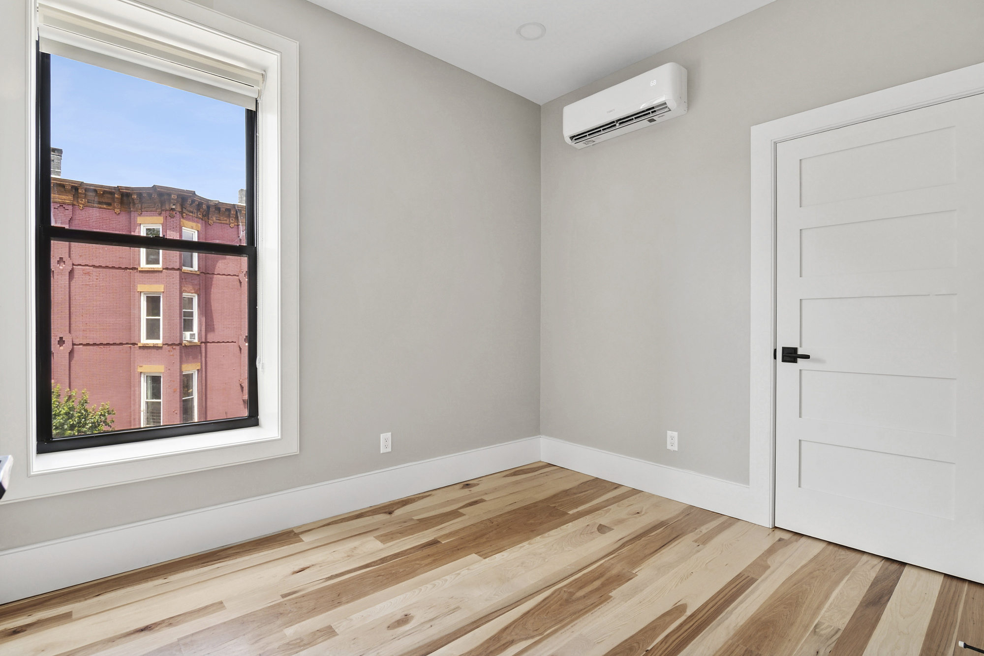 264 Stuyvesant Avenue, Unit 4 Brooklyn, NY 11221 - Photo 6 of 8 a view of a small space