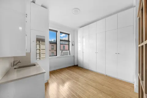 $349,900 | 140 West 69th Street, Unit 45C | Upper West Side