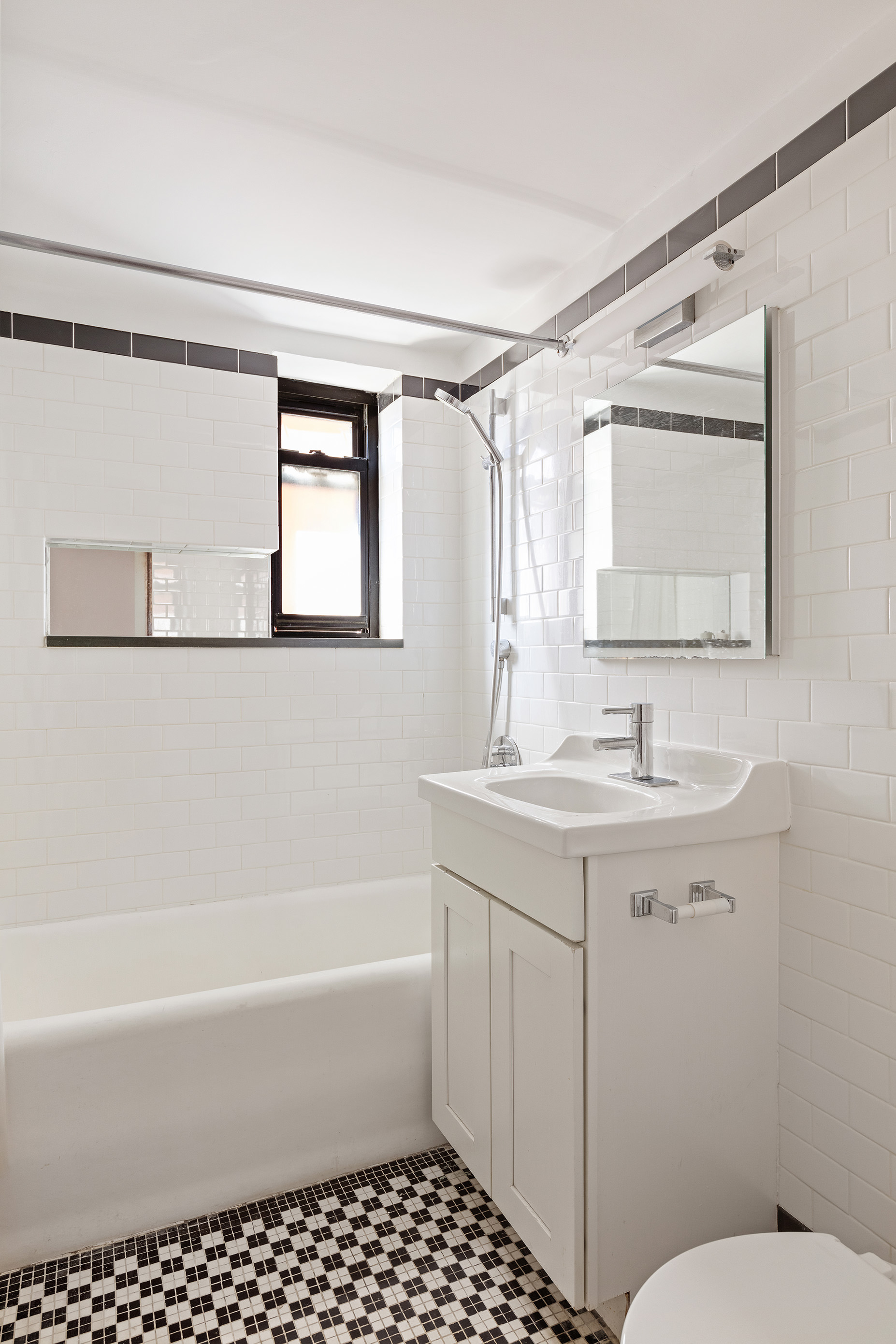 410 West 24th Street, Unit 6B Manhattan, NY 10011 - Photo 7 of 16