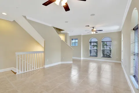 $575,000 | 1033 Northeast 17th Way, Unit 1201, Fort Lauderdale, FL 33304