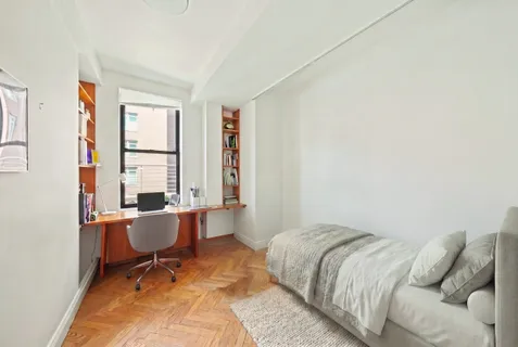 $2,600,000 | 177 East 77th Street, Unit PHC | Upper East Side