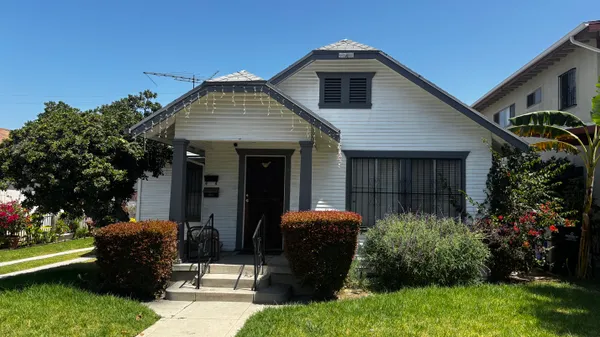 $820,000 | 313 West Buckthorn Street, Inglewood, CA 90301