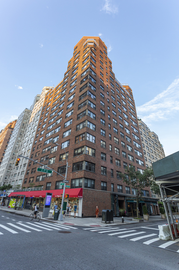 201 East 77th Street, Unit 11E Manhattan, NY 10075 - Photo 9 of 10 Gallery Image 9