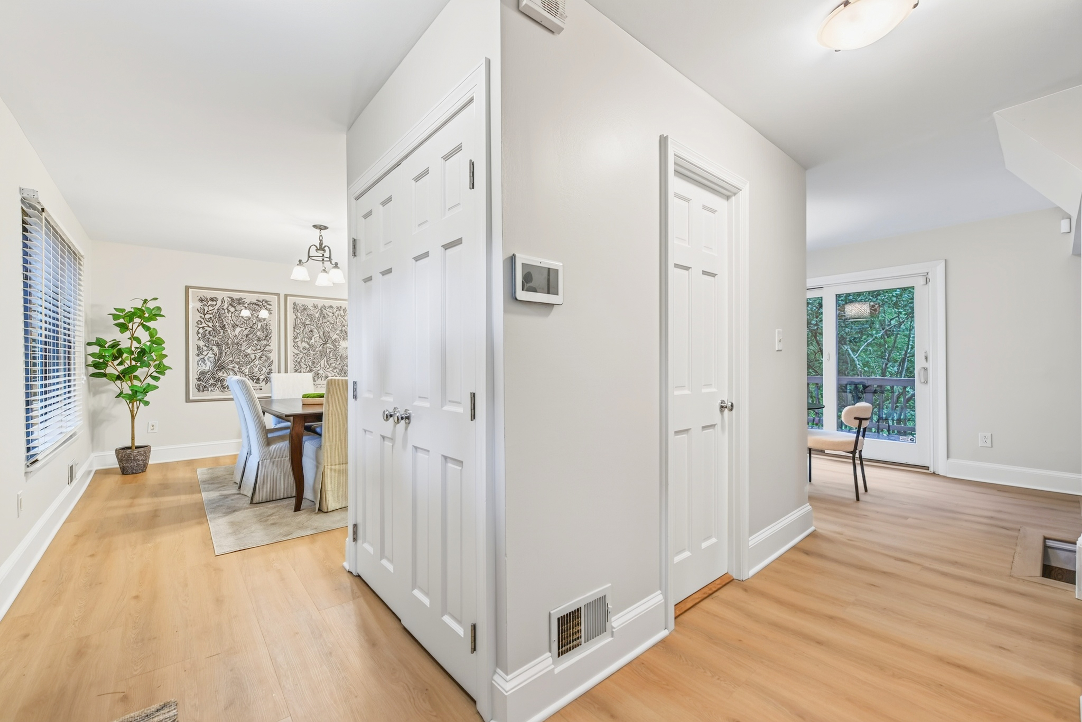 1427 Green Run Lane Reston, VA 20190 - Photo 6 of 46 Gallery Image 6
