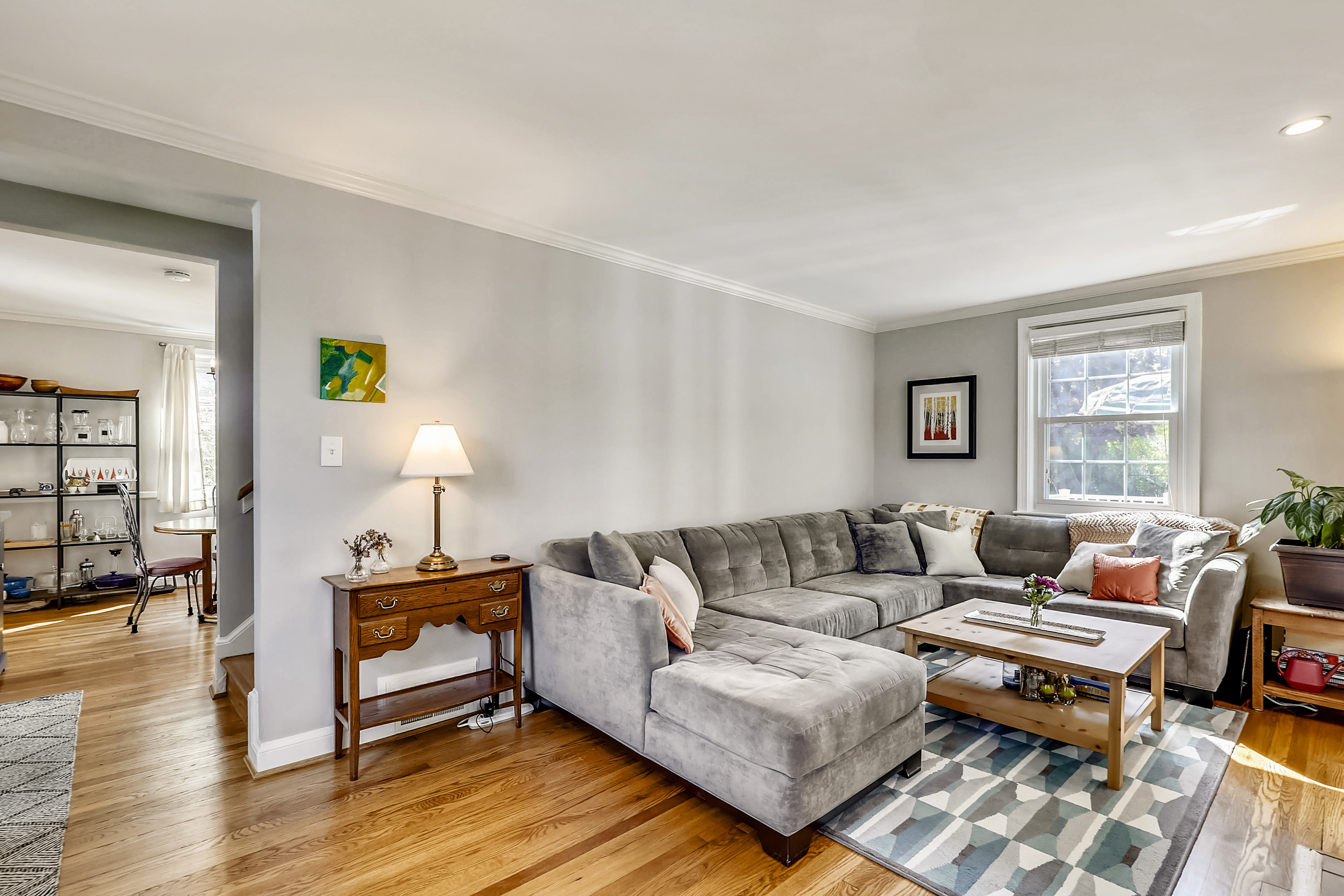 10028 Dallas Avenue Silver Spring, MD 20901 - Photo 4 of 34