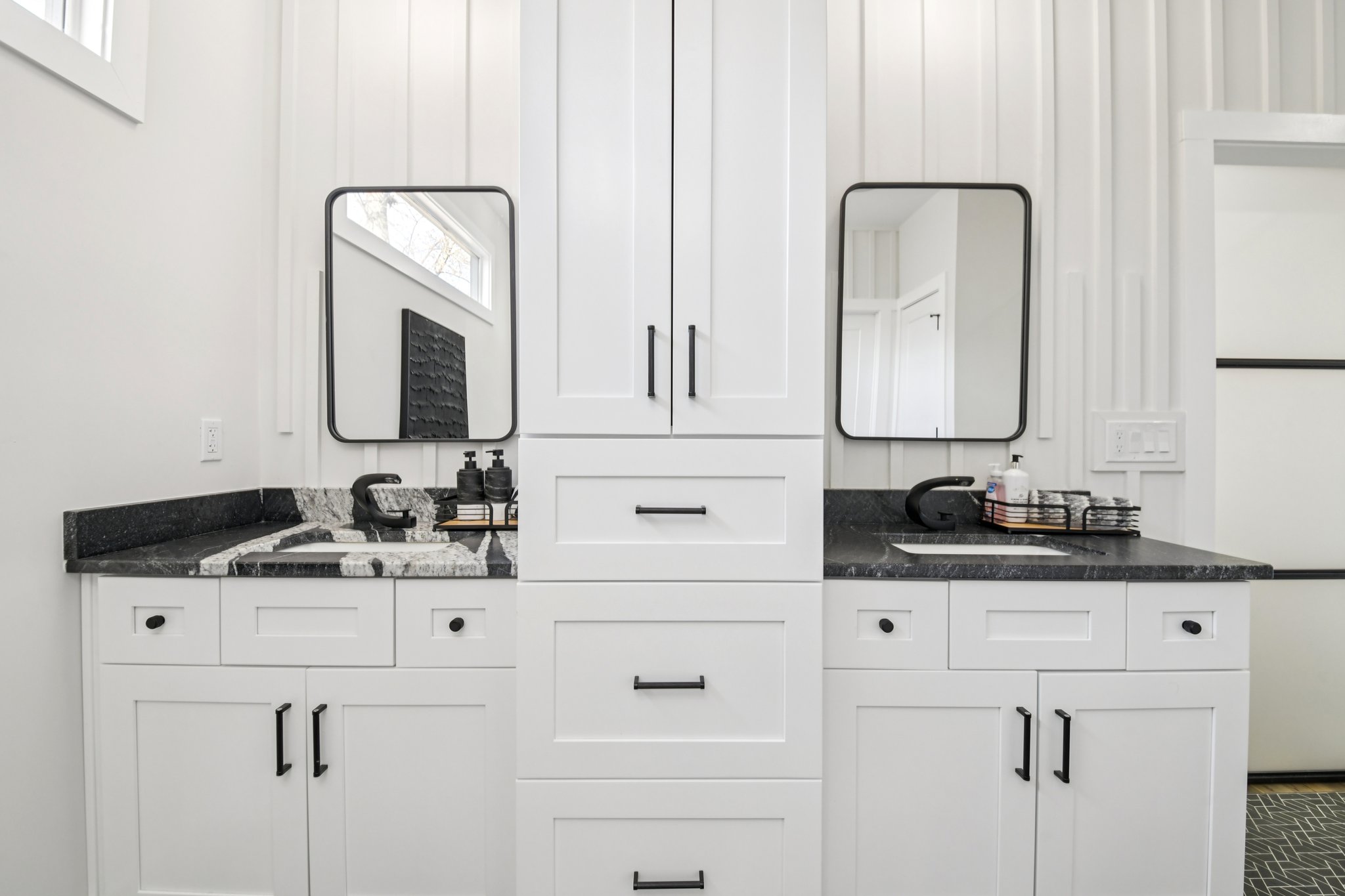 2014 Cambridge Avenue Atlanta, GA 30337 - Photo 18 of 34