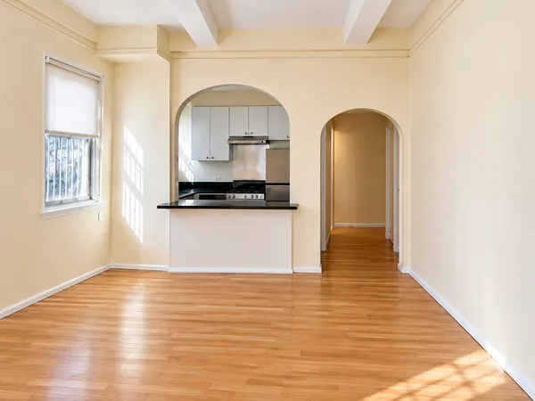 $4,000 | 299 West 12th Street, Unit 1H | West Village