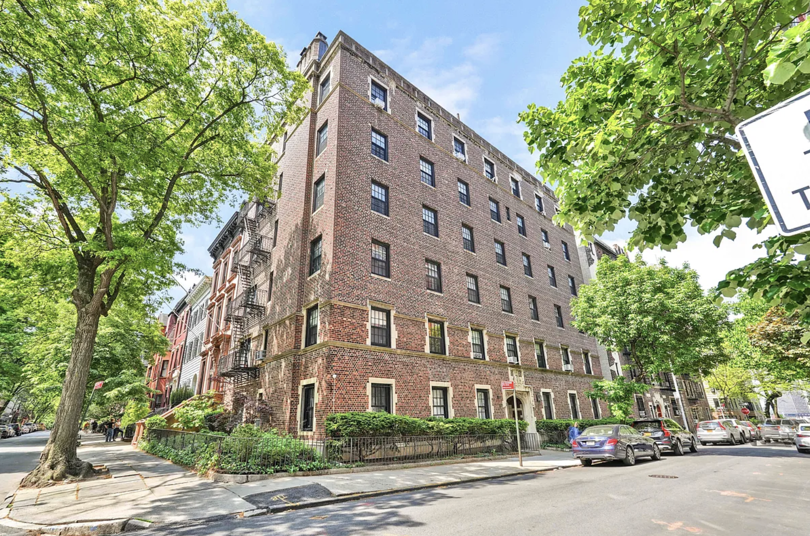 12 Clark Street, Unit 5B Brooklyn, NY 11201 - Photo 8 of 9 a view of a building with a street