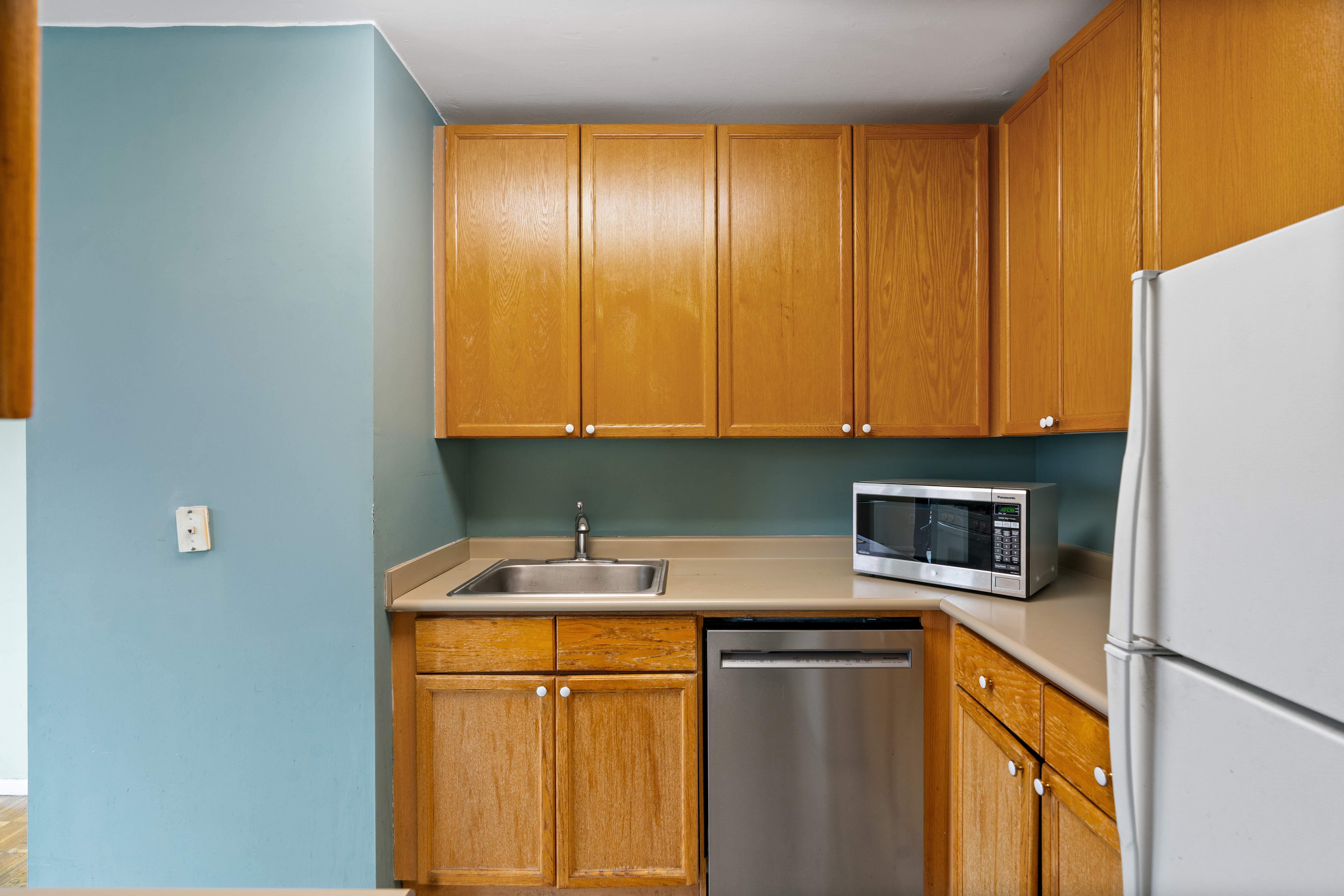 4-74 48th Avenue, Unit 12L Queens, NY 11109 - Photo 6 of 14