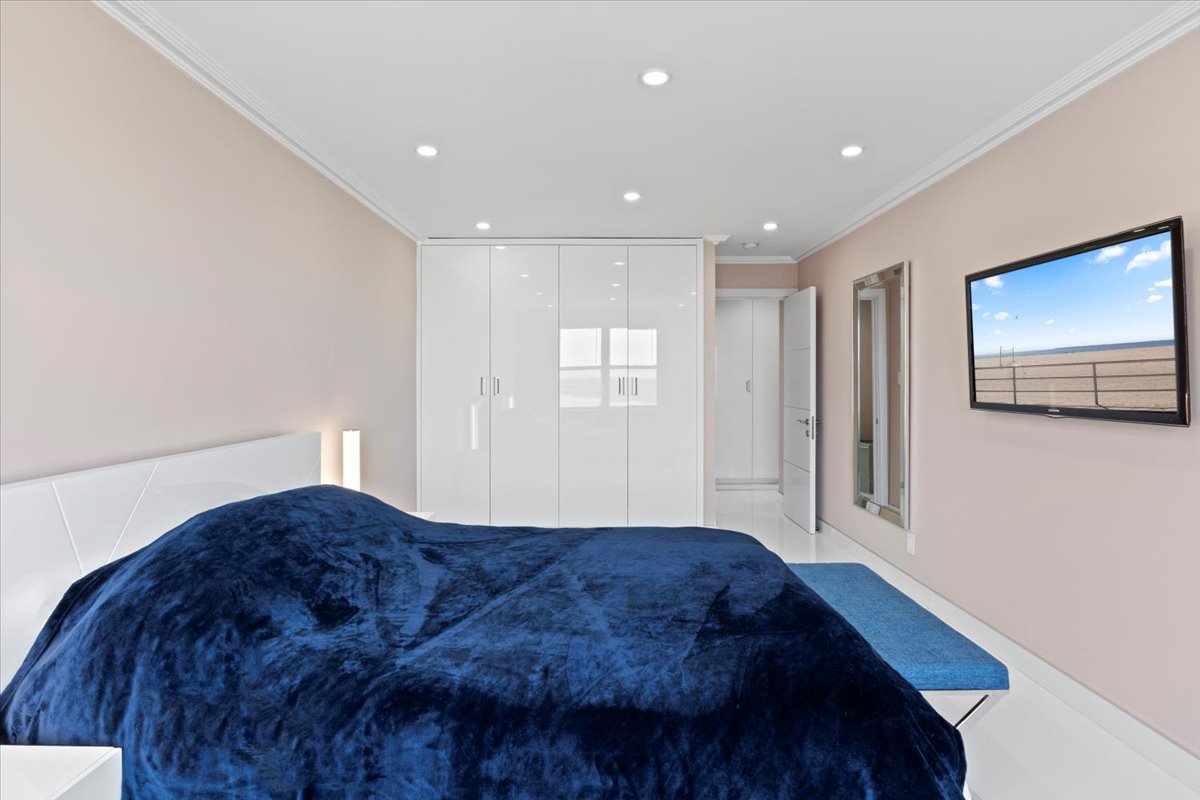 50 Brighton 1st Road, Unit 8N Brooklyn, NY 11235 - Photo 12 of 18