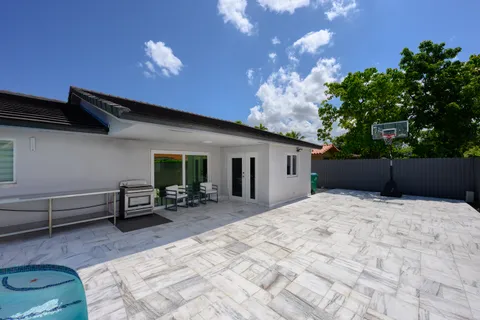 $890,000 | 9724 Southwest 4th Terrace, Miami, FL 33174