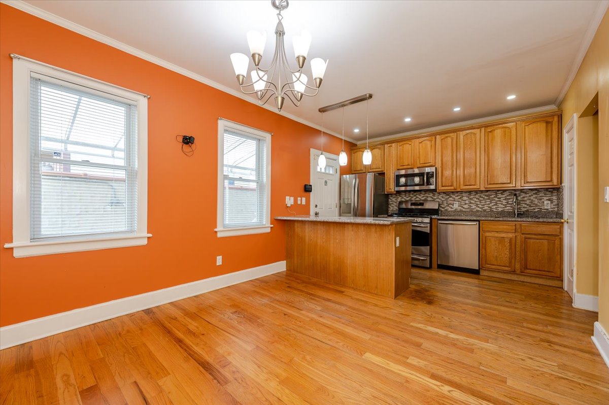 79-32 60th Lane Queens, NY 11385 - Photo 4 of 26