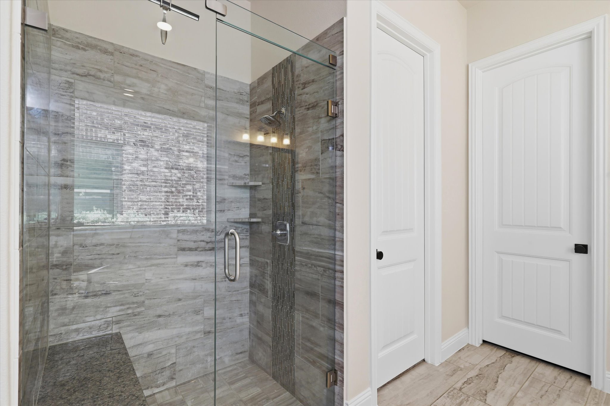2433 Mare Road Carrollton, TX 75010 - Photo 19 of 41 Gallery Image 19