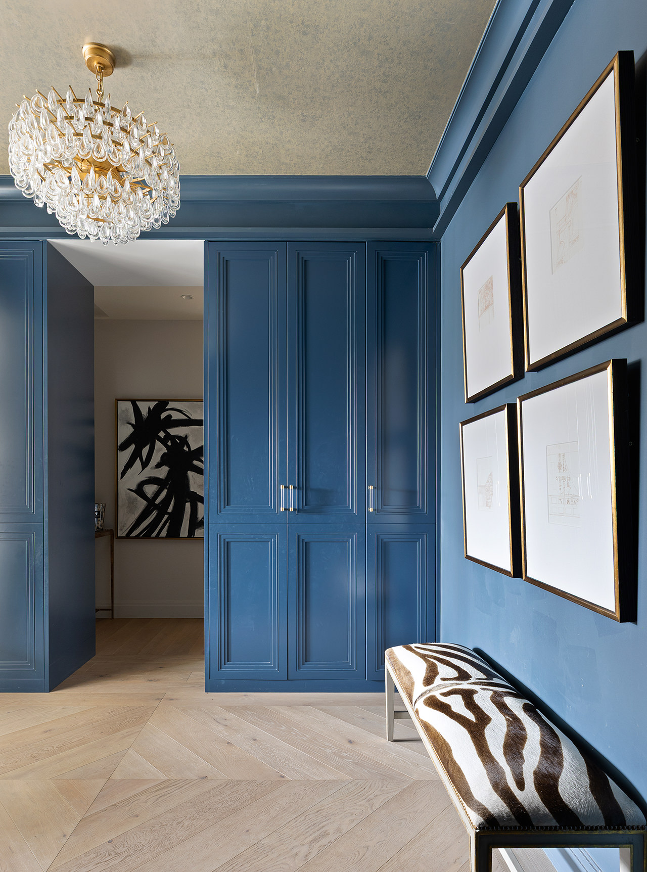 100 West 80th Street, Unit 5B Manhattan, NY 10024 - Photo 7 of 19 a view of a hallway with chair and flower pot