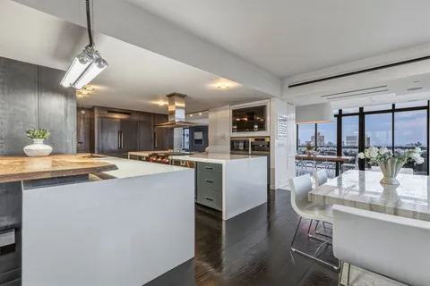 $8,950,000 | 422 East 72nd Street, Unit 40B/41AB | Lenox Hill