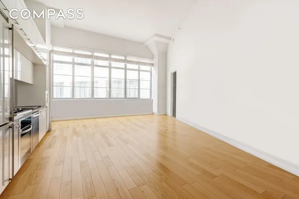 $5,500 | 27-28 Thomson Avenue, Unit 421 | Long Island City